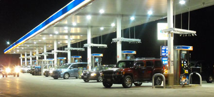Le prix de l'essence plombe le moral des Américains