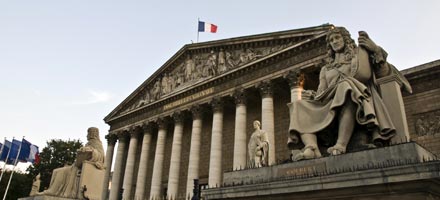 France : le déficit public recule, la dette s'alourdit